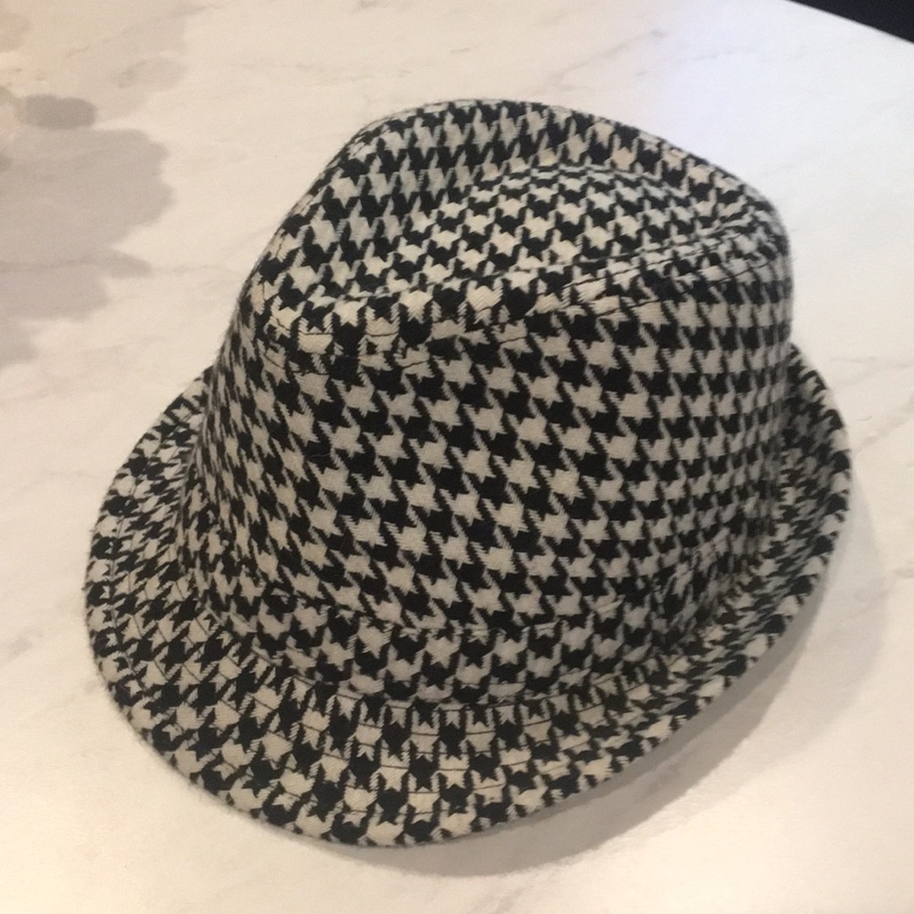 Fashionable Houndstooth hat